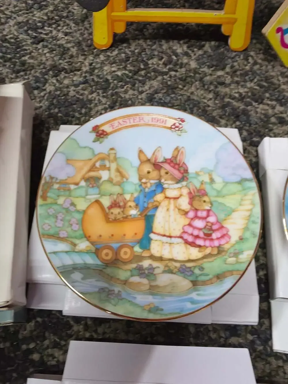 Avon Easter 1991 Collector Plate Decorative